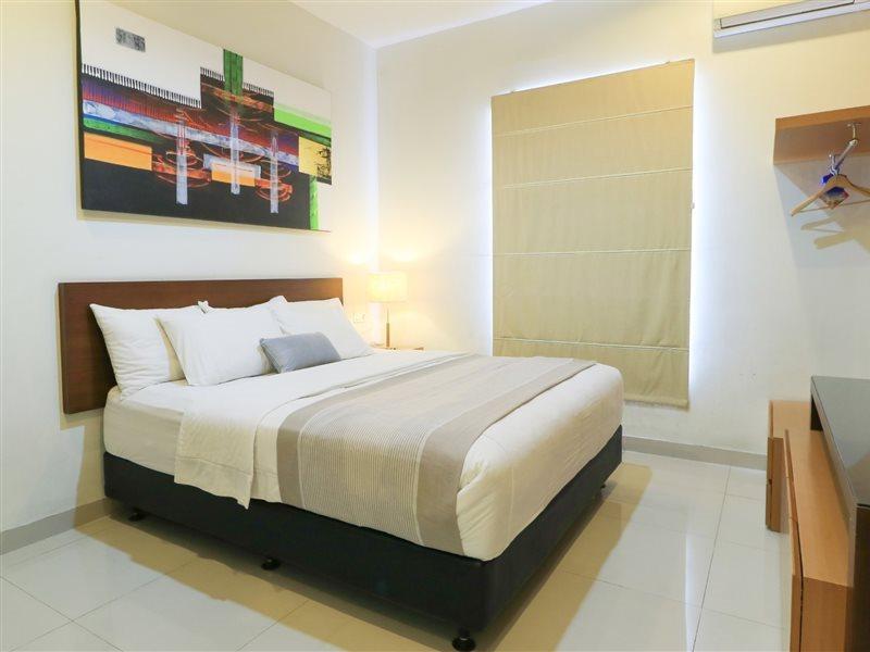 Home Guesthouse Surabaja Zewnętrze zdjęcie