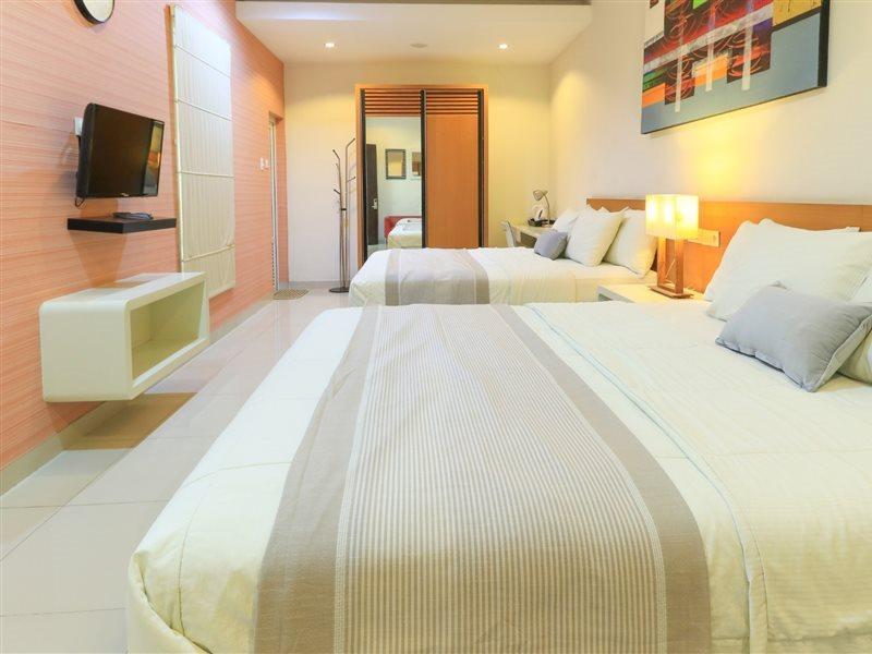Home Guesthouse Surabaja Zewnętrze zdjęcie