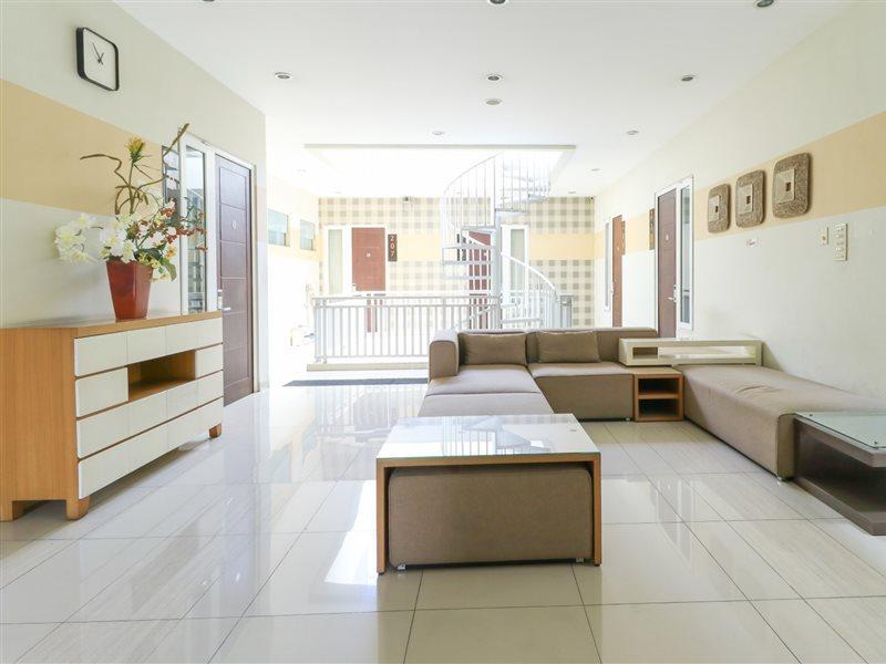 Home Guesthouse Surabaja Zewnętrze zdjęcie