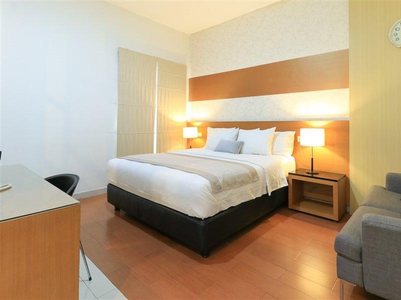 Home Guesthouse Surabaja Zewnętrze zdjęcie