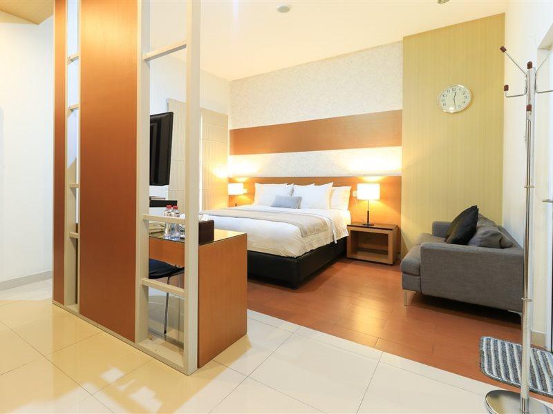 Home Guesthouse Surabaja Zewnętrze zdjęcie