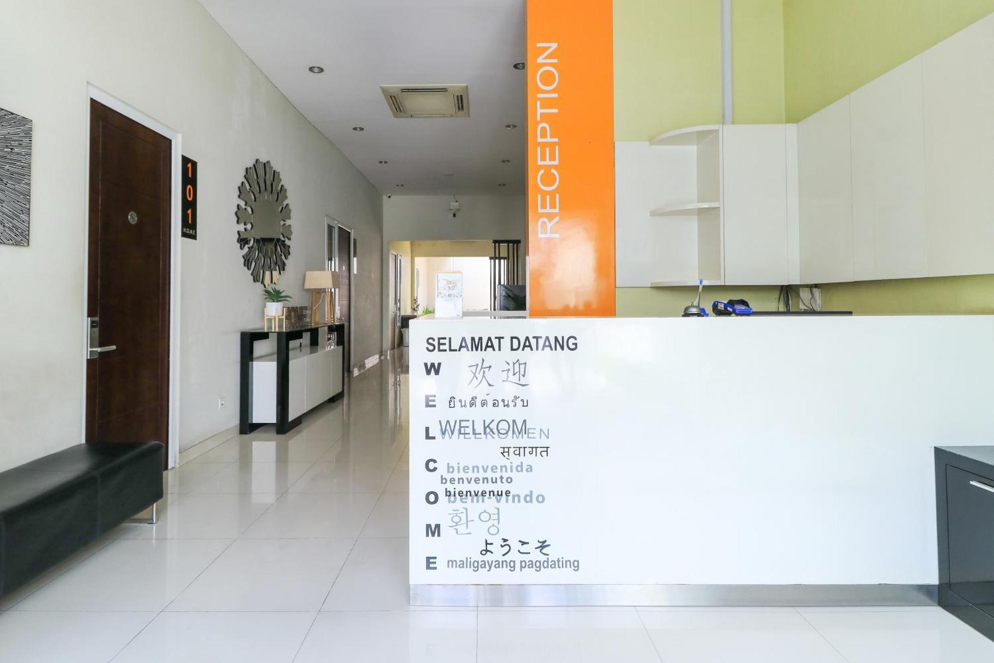 Home Guesthouse Surabaja Zewnętrze zdjęcie