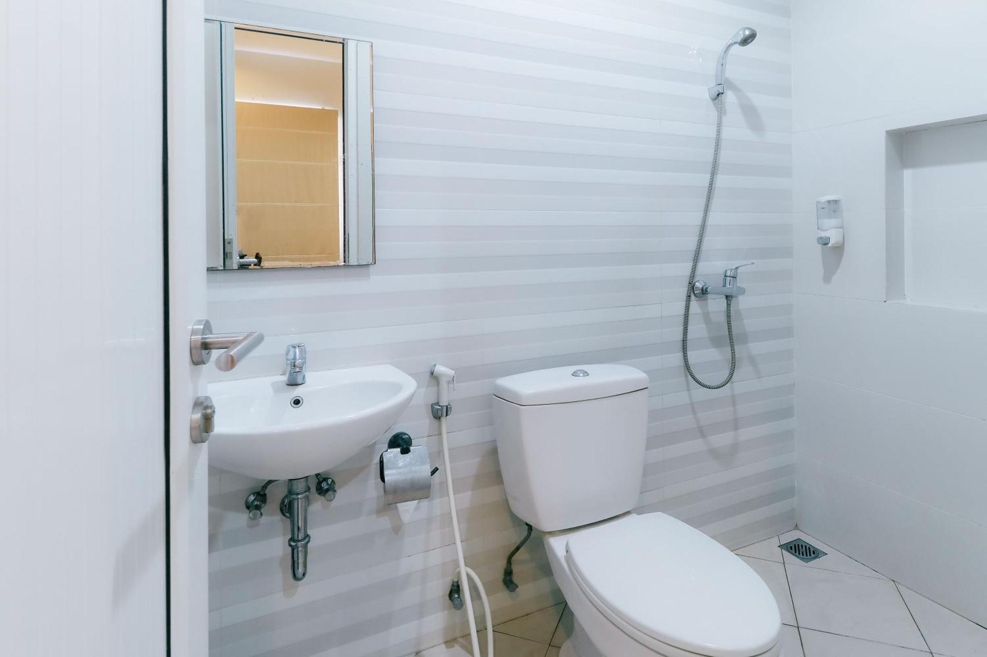 Home Guesthouse Surabaja Zewnętrze zdjęcie