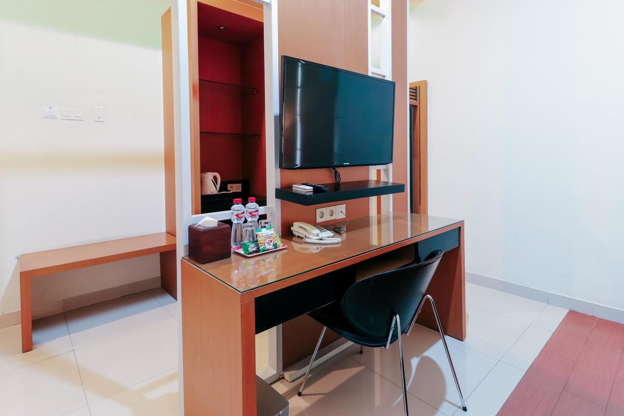 Home Guesthouse Surabaja Zewnętrze zdjęcie