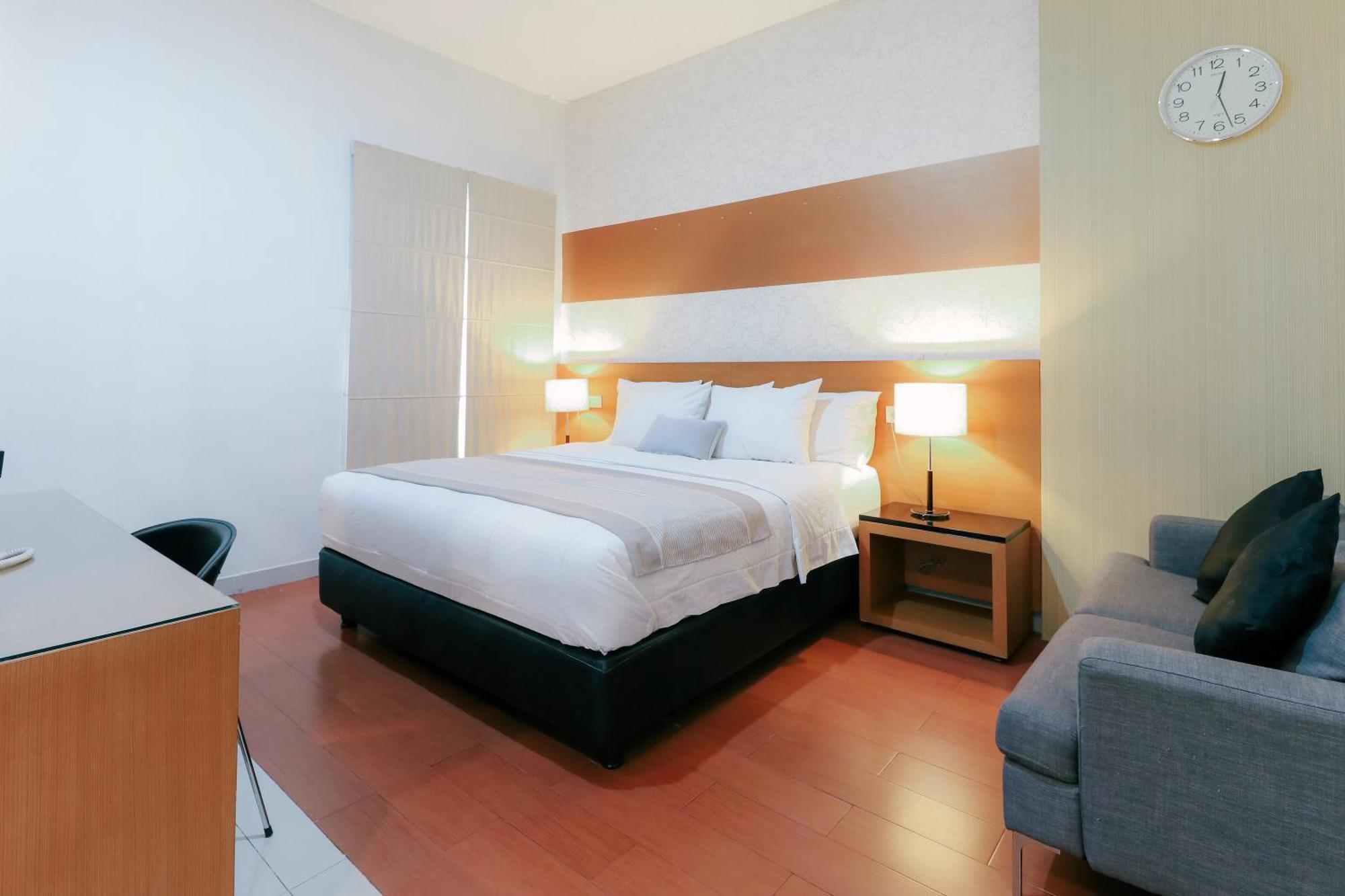 Home Guesthouse Surabaja Zewnętrze zdjęcie