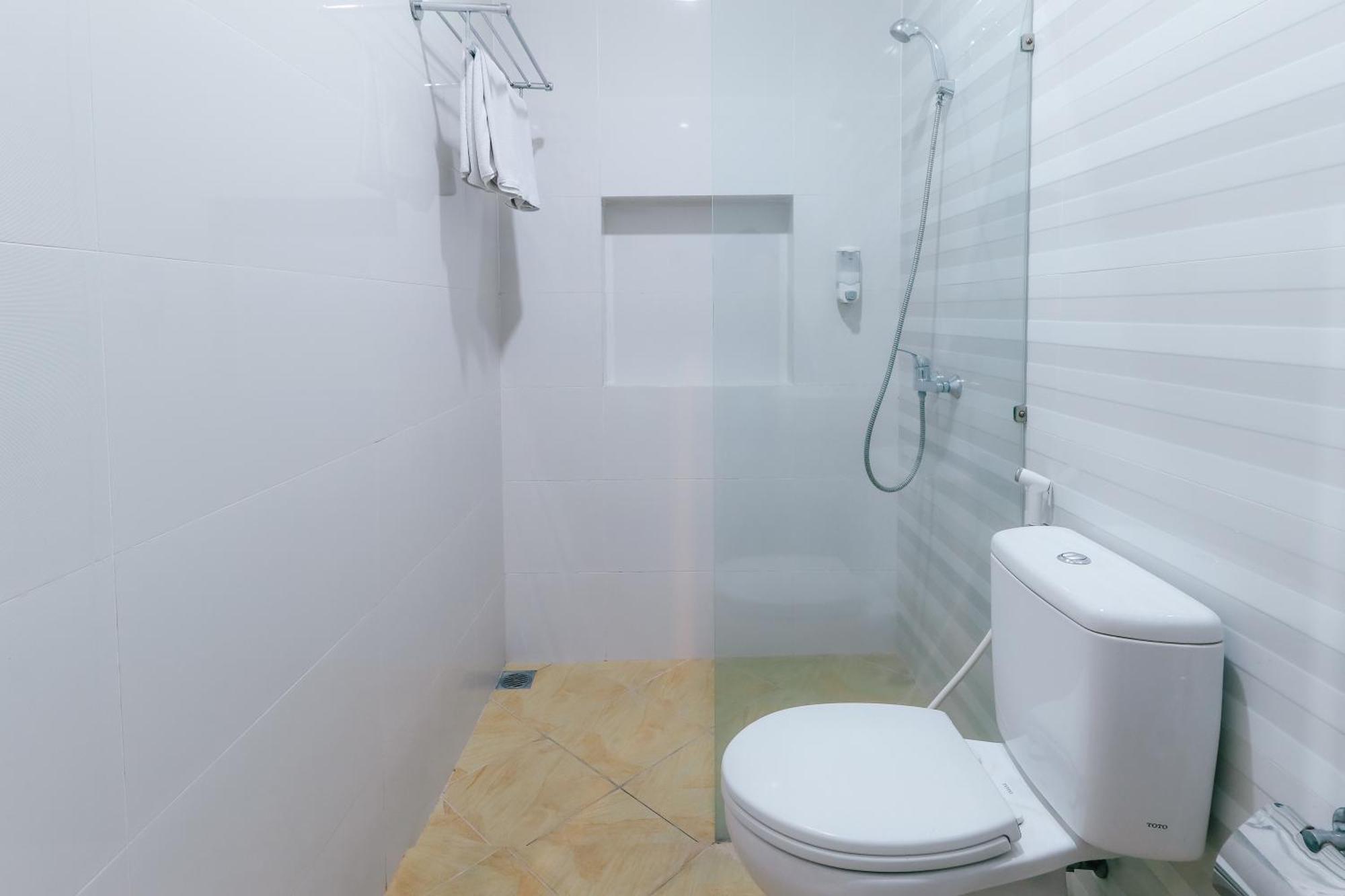 Home Guesthouse Surabaja Zewnętrze zdjęcie